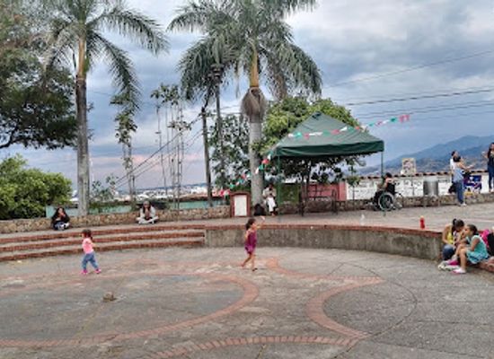 colombia/andean-region/attraction/parque-artesanal-loma-de-la-cruz