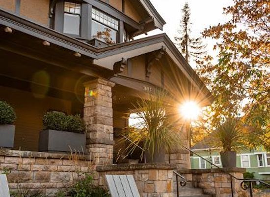 california/napa/attraction/roots-run-deep-winery