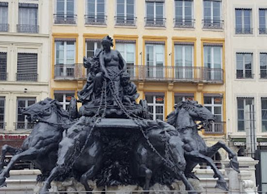 france/lyon/presqu-ile/attraction/bartholdi-fountain