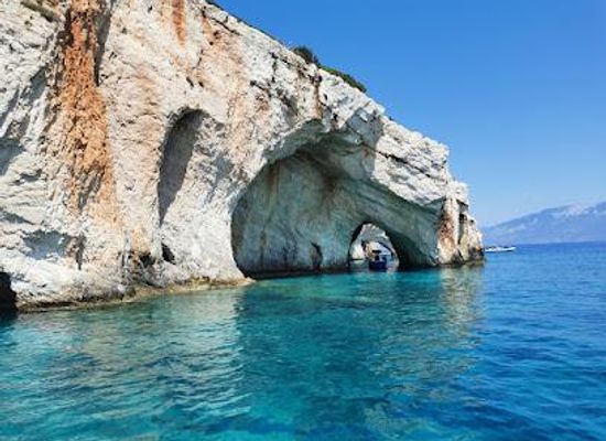 greece/zakynthos/attraction/keri-caves