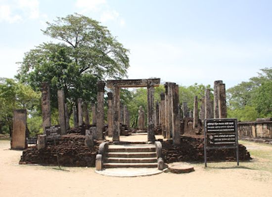 sri-lanka/ampara-district/attraction/vatadage