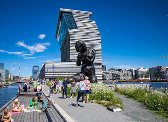 norway/oslo/sentrum/attraction/moren-the-mother