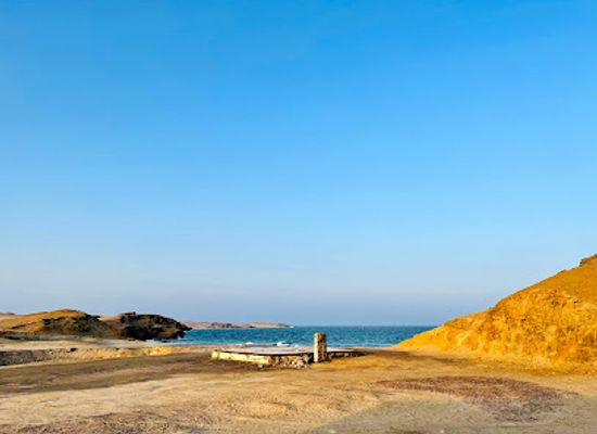 oman/wahiba-sands/attraction/humrat-cave