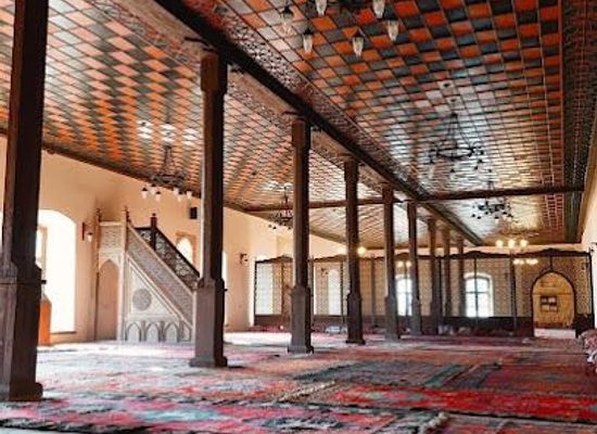 azerbaijan/sheki-zagatala-region/attraction/khan-mosque-and-cemetary
