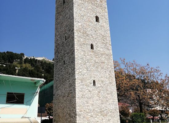 albania/has/attraction/kulla-e-sahatit