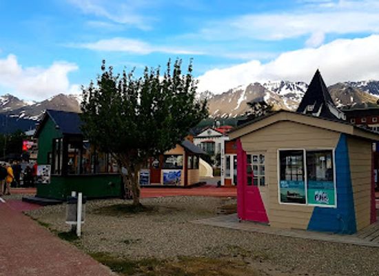 argentina/tierra-del-fuego-national-park/attraction/monumento-antiguos-pobladores