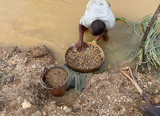 sierra-leone/kenema-district/attraction/artisanal-diamond-mine
