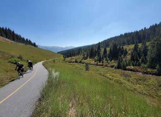 colorado/tenmile-range/attraction/vail-pass-bike-path