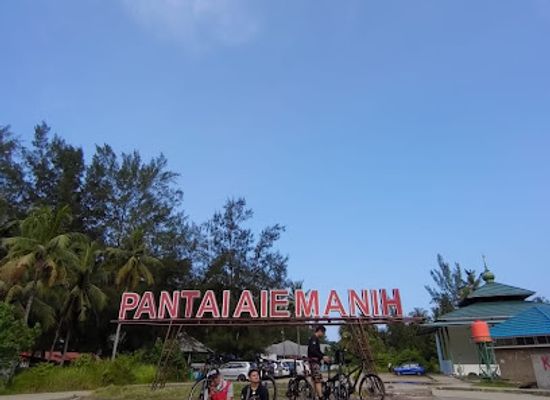indonesia/west-sumatra/attraction/pantai-airmanis-batu-malin-kundang