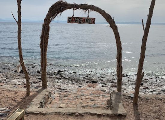 egypt/dahab/attraction/the-caves-dive-site