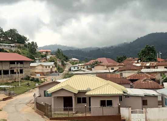 ghana/kwahu/attraction/logba-tota