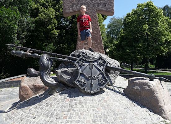 ukraine/polesia/attraction/monument-of-cossack-glory