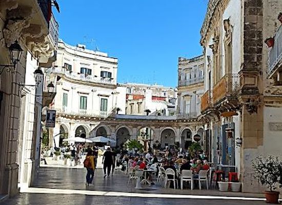 italy/apulia/attraction/piazza-maria-immacolata