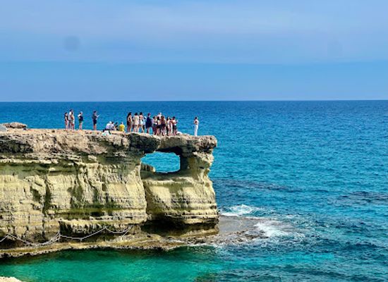 cyprus/makronissos-peninsula/attraction/cliff-jumping-and-deep-water-solo
