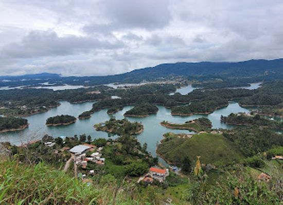 colombia/los-llanos/attraction/guatape-rock