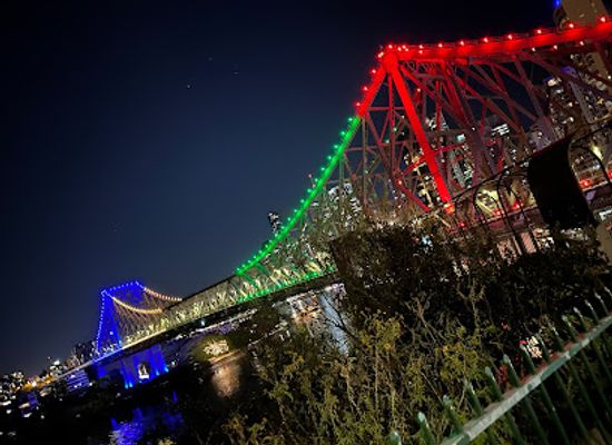 australia/brisbane/new-farm/attraction/petrie-point-story-bridge-lookout-elevator