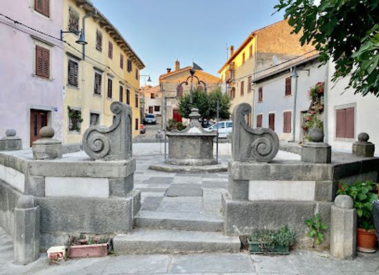 croatia/istria/attraction/vela-sterna