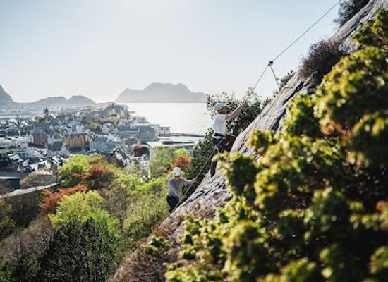 norway/more-og-romsdal/attraction/alesund-via-ferrata