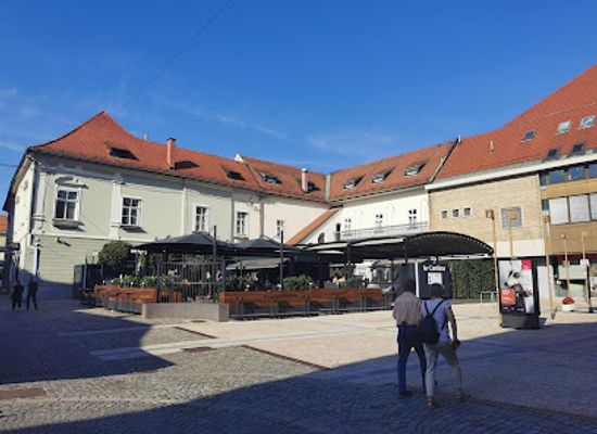 slovenia/maribor/tabor/attraction/vetrinjski-dvor