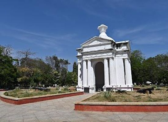 india/pondicherry/attraction/bharathi-park-puducherry