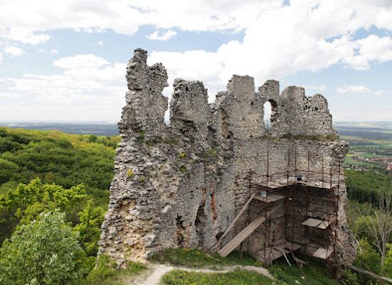 slovakia/zahorie/attraction/hrad-korlatka