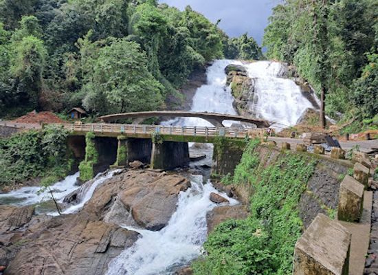 india/kerala/attraction/charpa-waterfalls