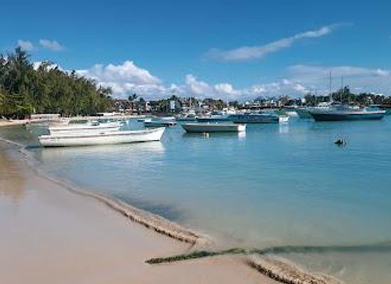 mauritius/grand-baie/attraction/grand-baie-public-beach
