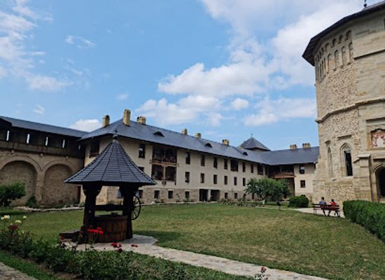 romania/bucovina/attraction/dragomirna-monastery
