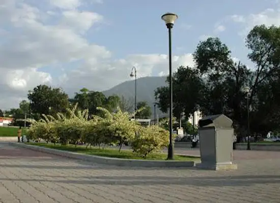 haiti/petionville/attraction/champ-de-mars