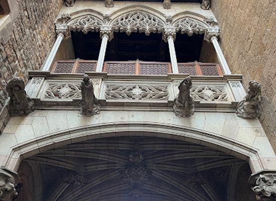 spain/barcelona/el-born/attraction/el-pont-del-bisbe