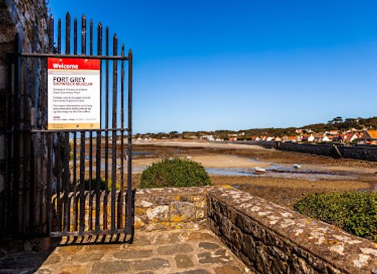guernsey/st-sampson/attraction/fort-grey-shipwreck-museum