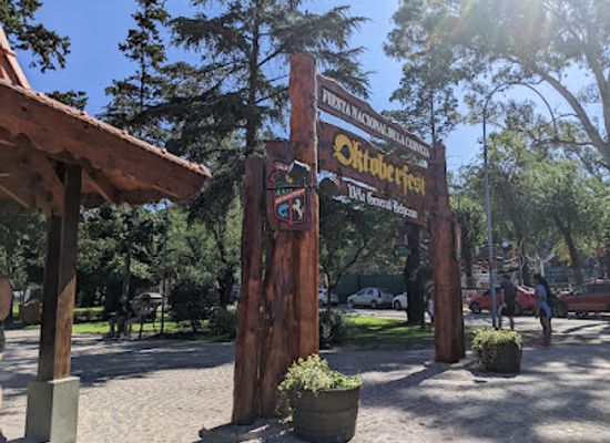 argentina/villa-general-belgrano/attraction/plaza-oktober-fest