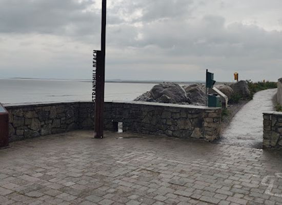 ireland/county-sligo/attraction/wild-atlantic-way-discovery-point-strandhill-beach
