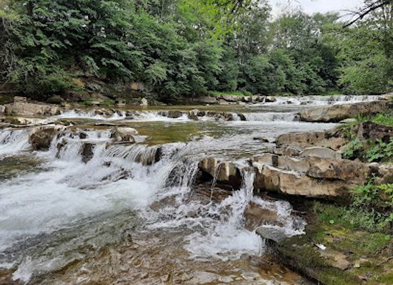 ukraine/transcarpathia/attraction/vodospad-pid-skelyamy