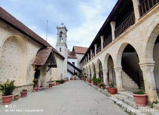 cyprus/troodos/attraction/chrysoroyiatissa-monastery