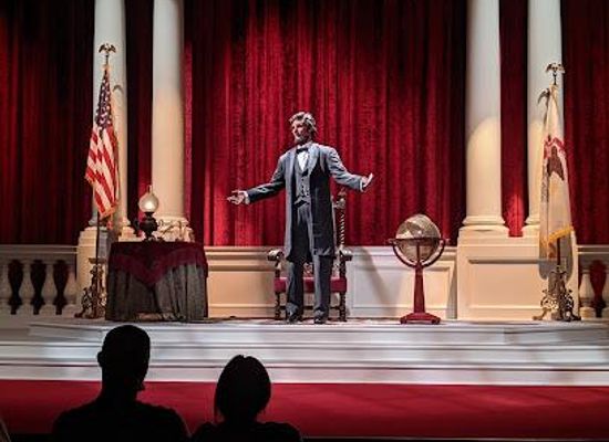 california/anaheim/attraction/the-disneyland-story-presenting-great-moments-with-mr-lincoln
