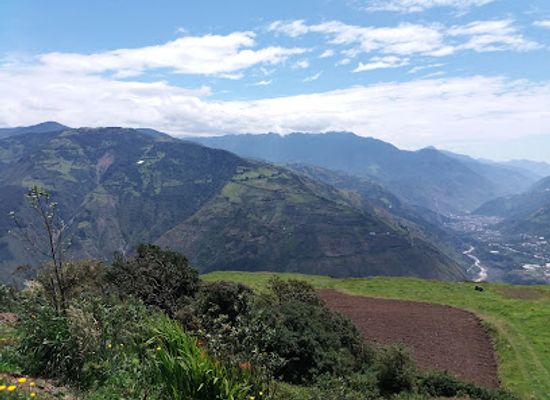 ecuador/highland-valleys/attraction/mirador-la-cruz-de-cotalo