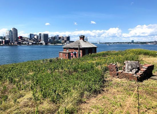 canada/halifax/attraction/georges-island-national-historic-site