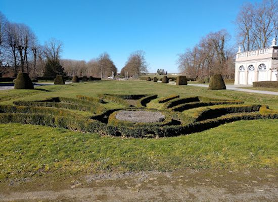 belgium/hainaut-hills/attraction/attre-castle
