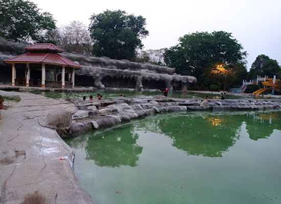 myanmar-burma/pyay/attraction/naypyitaw-water-fountain-park