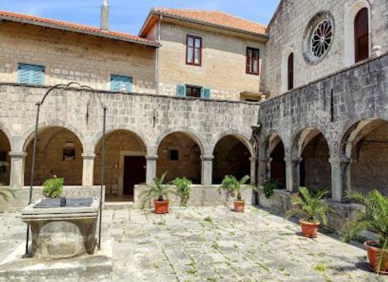 croatia/kvarner/attraction/franciscan-monastery-of-the-annunciation