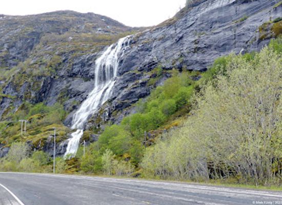 norway/lofoten/attraction/waterfall