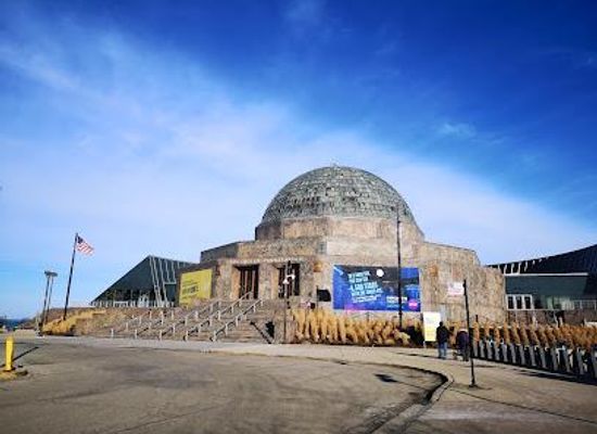 illinois/chicago/attraction/adler-planetarium