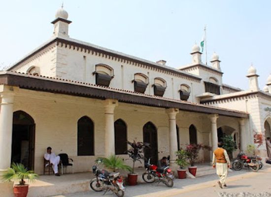 pakistan/northern-punjab/attraction/lyallpur-museum-faisalabad