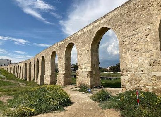 cyprus/larnaca/attraction/kamares-aqueduct