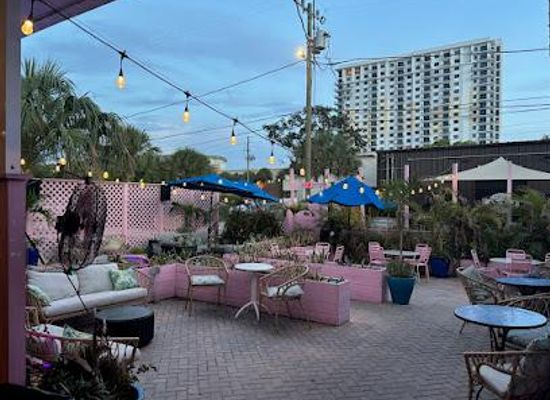 florida/clearwater-beach/attraction/dirty-laundry