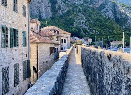 montenegro/bar/attraction/kotor-city-walls