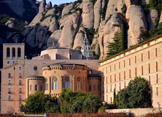 spain/catalonia/attraction/sant-jordi-de-josep-maria-subirachs