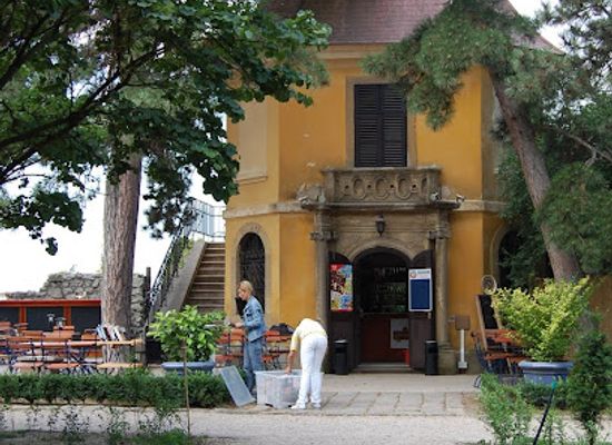 hungary/pecs/attraction/baroque-pavilion