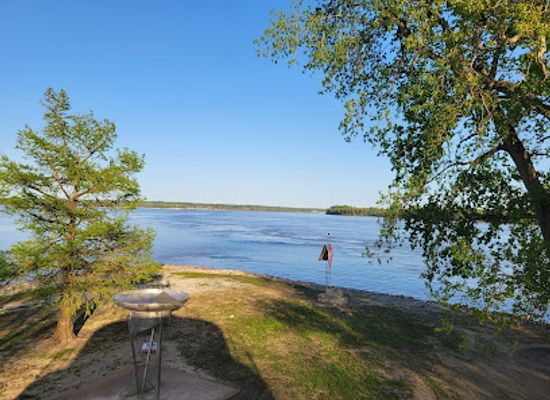 illinois/river-bend/attraction/fort-defiance-state-park